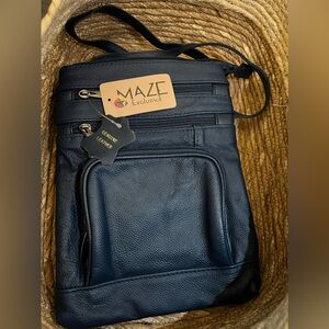 Maze Crossbody Navy Leather 5 Zip 1 Pocket